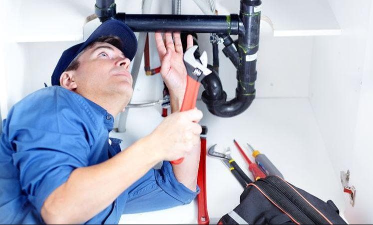 Les 10 meilleurs plombiers de Normandie : Classement 2026 et tarifs moyens